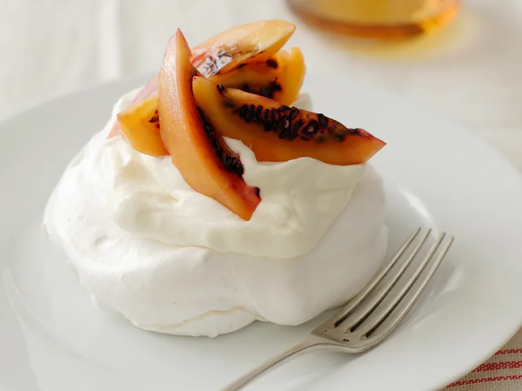 Pavlovas with Tamarillo