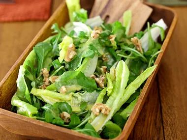 Garden Salad with Walnuts