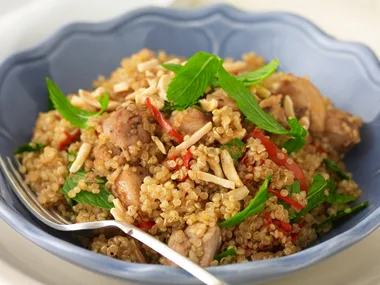 Almond, chicken and cinnamon quinoa pilaf