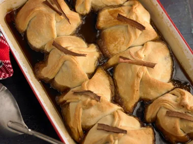 Apple and cinnamon dumplings