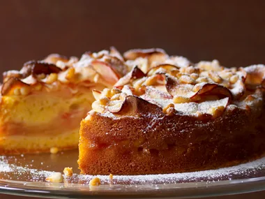 Apple and pine nut cake