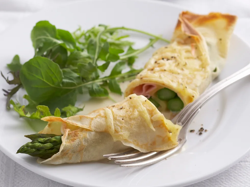 Asparagus and ham crepes