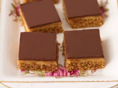 Caramel chocolate slice