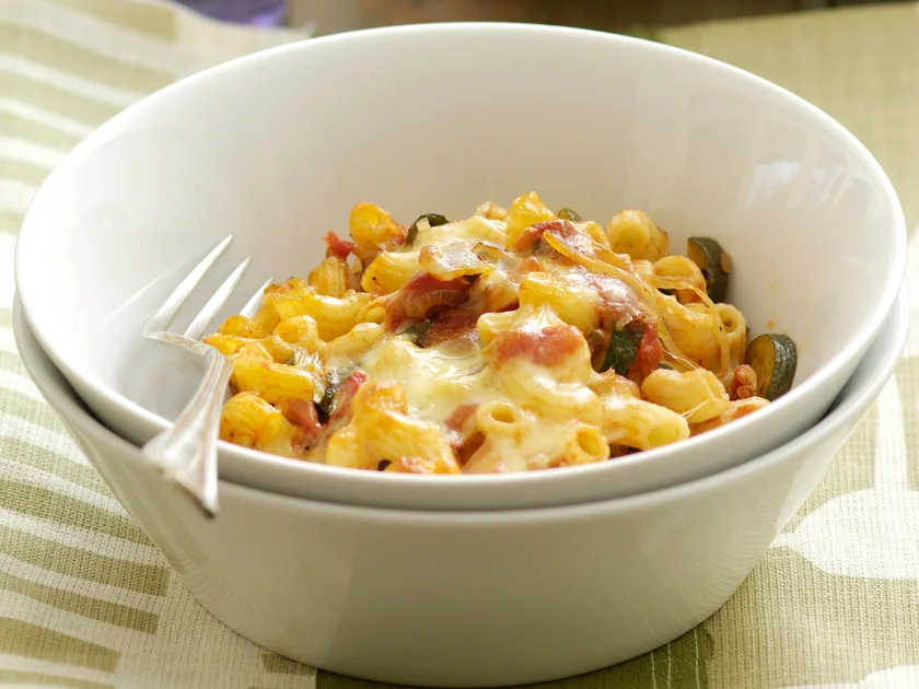 Chicken and vegetable pasta bake
