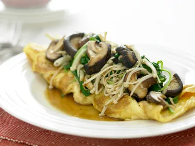 Cheese Omelette with Garlic Spinach