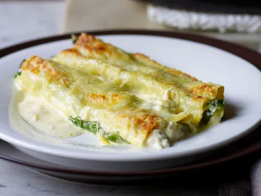 Crab and rocket cannelloni