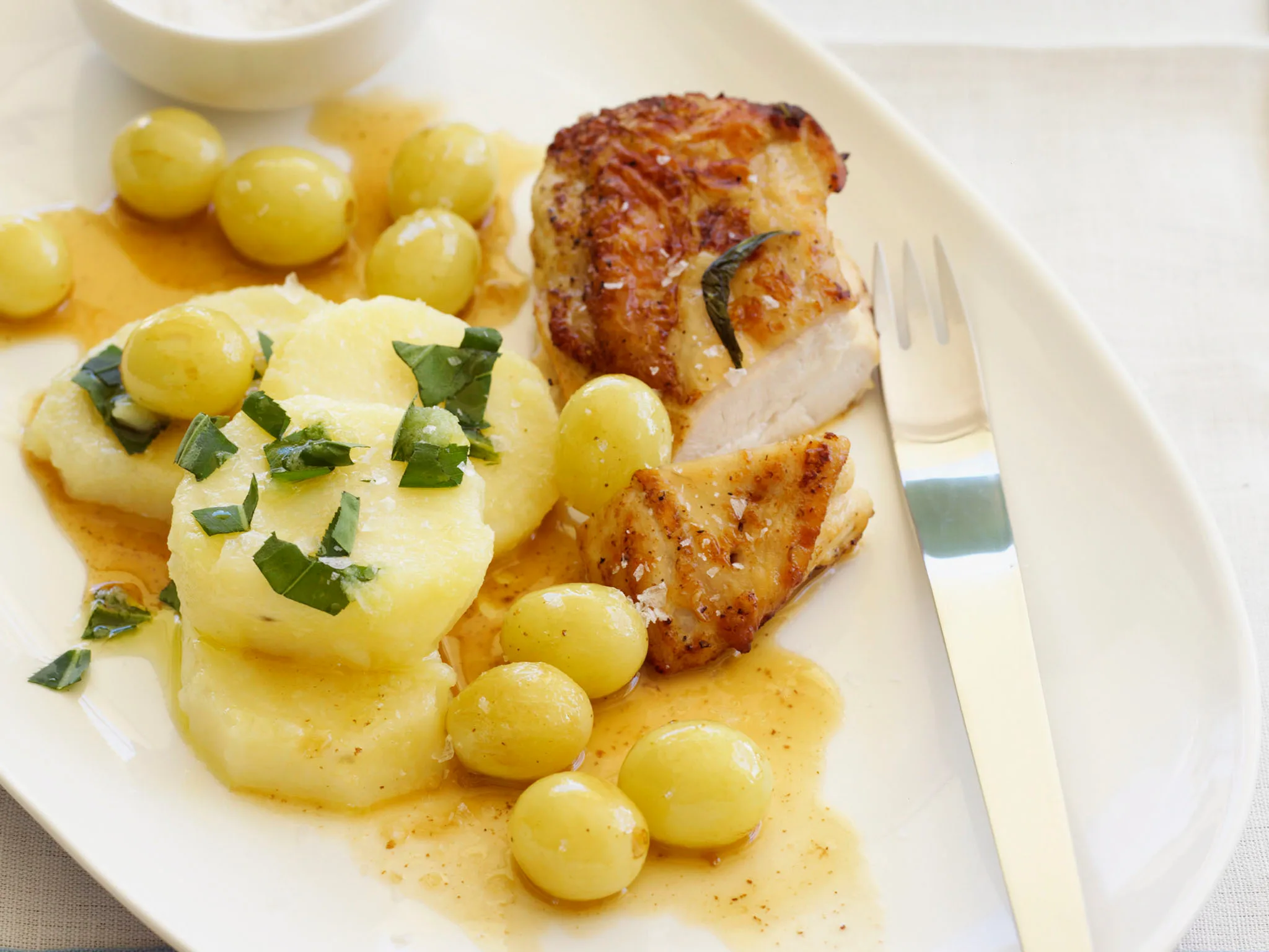 Crisp Chicken Breast with Grapes