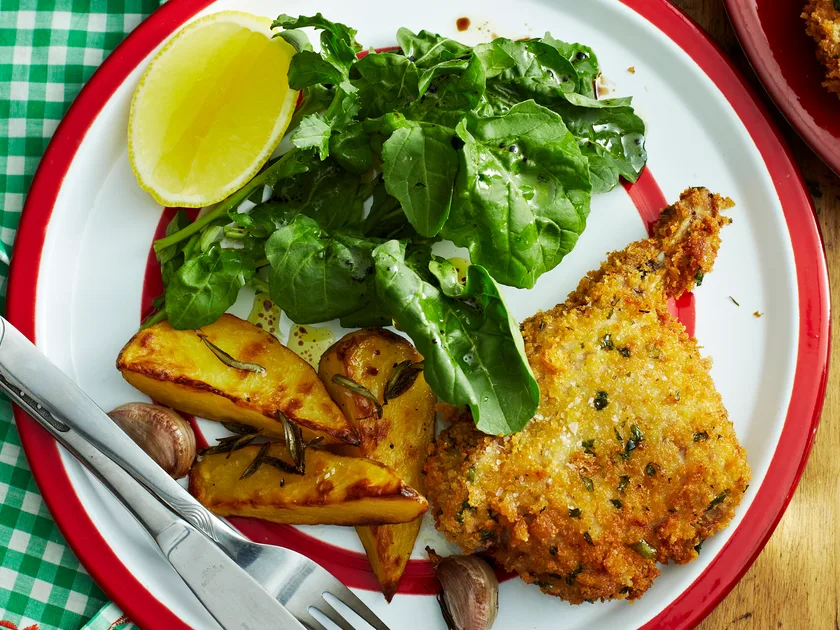 Crunchy veal cutlets with rosemary potatoes