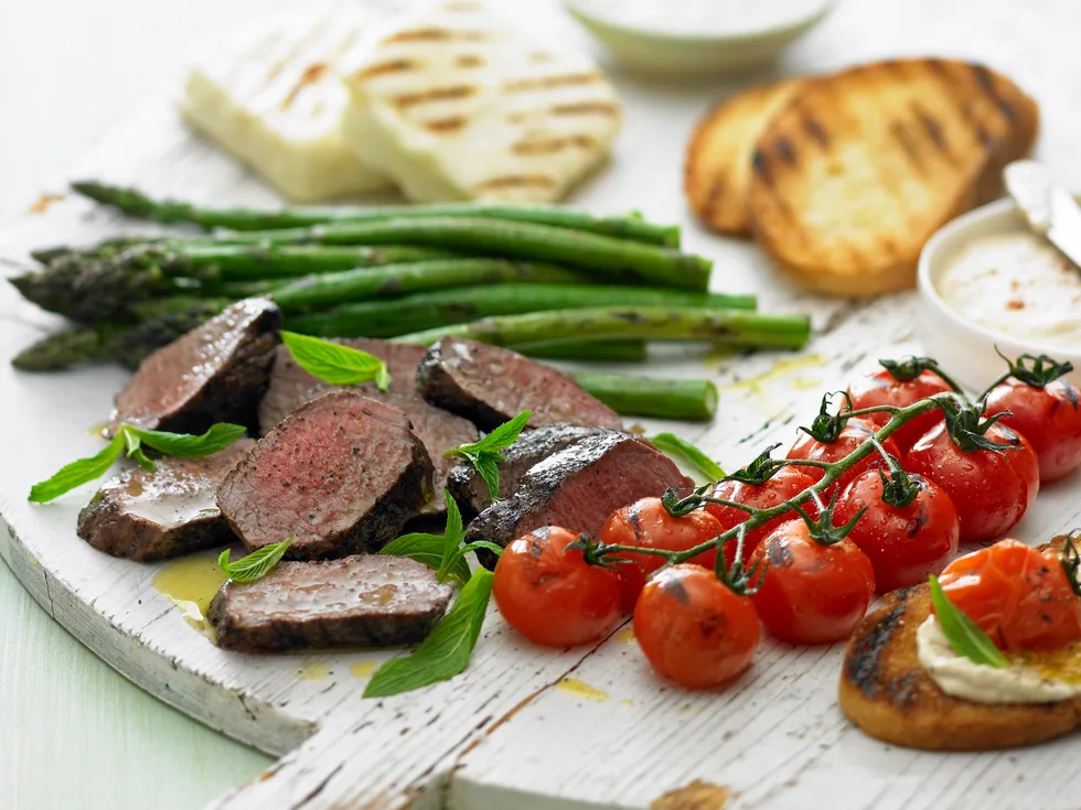 Barbecued lamb and vegetables with haloumi