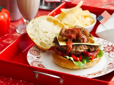 Beef burgers with caramelised onion