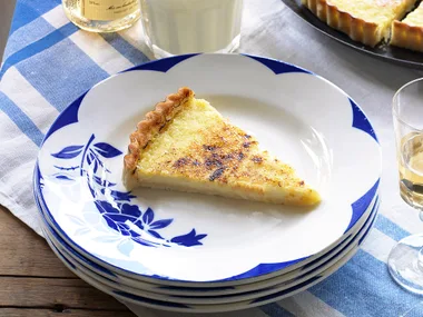 Caramelised lime tart