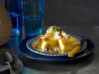 Chargrilled polenta with gorgonzola and pear