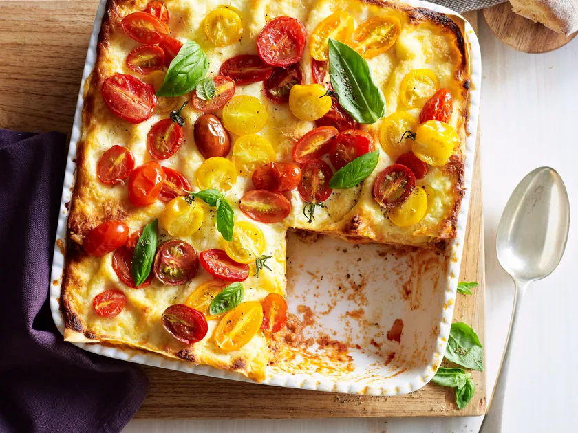 Chicken and tomato pesto lasagne
