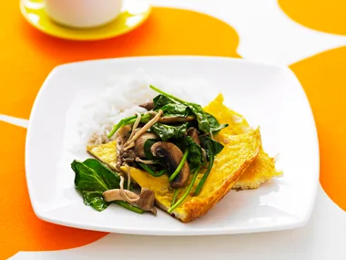 Chinese omelette with garlic spinach