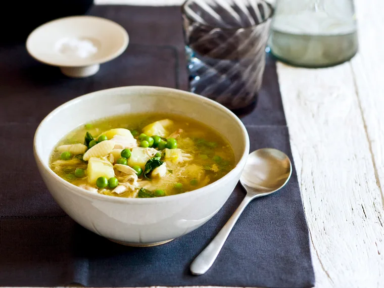 Chicken, pea and spinach soup