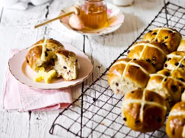 hot cross buns