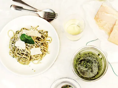 basil pesto spaghetti