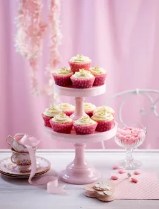 Baby shower cupcakes