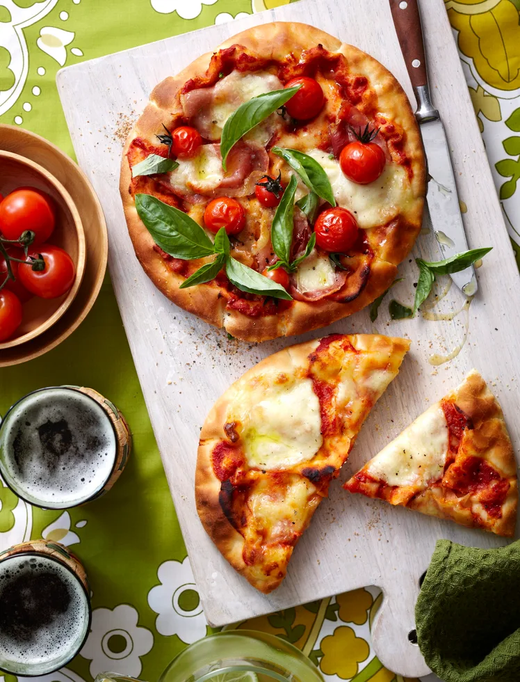 Barbecue pizza with feta and olives