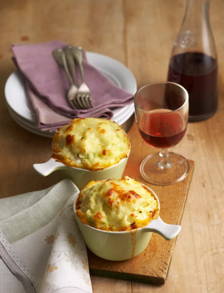 Beef, cabbage and potato pots