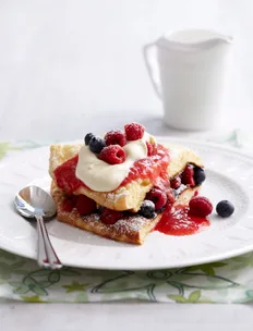Berry pan souffle