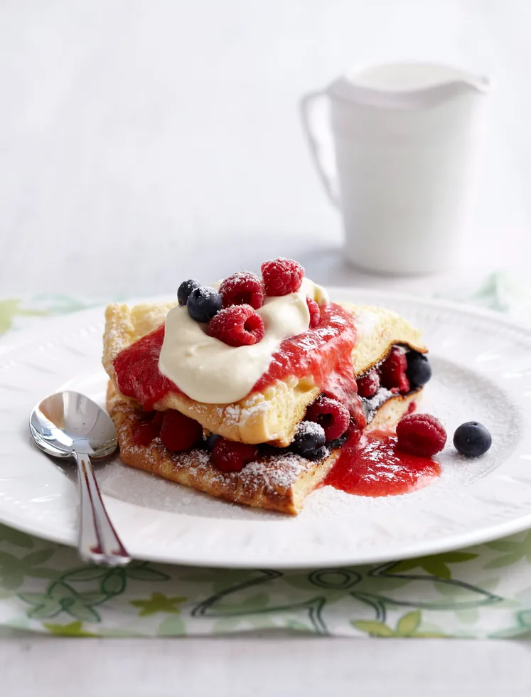 Berry pan souffle