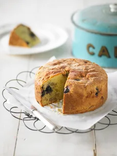 Blueberry and walnut teacake