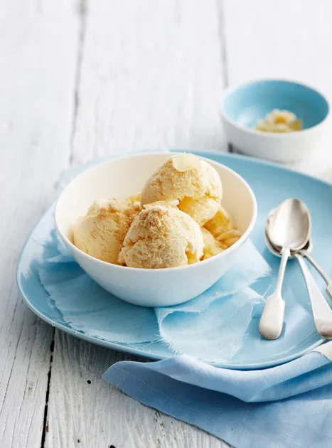 Apple pie ice-cream