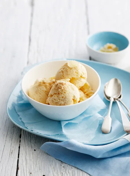 Apple pie ice-cream