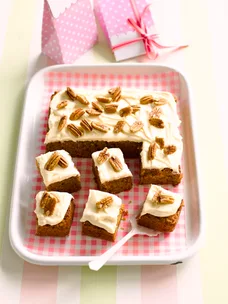 Carrot pecan cake