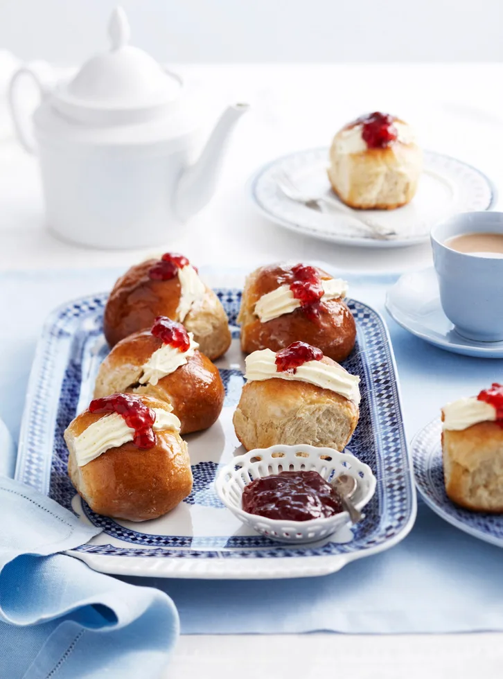 Cream buns