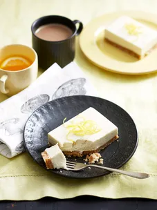 Lemon cheesecake slice