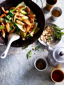 Lemongrass chicken with basil and cashews