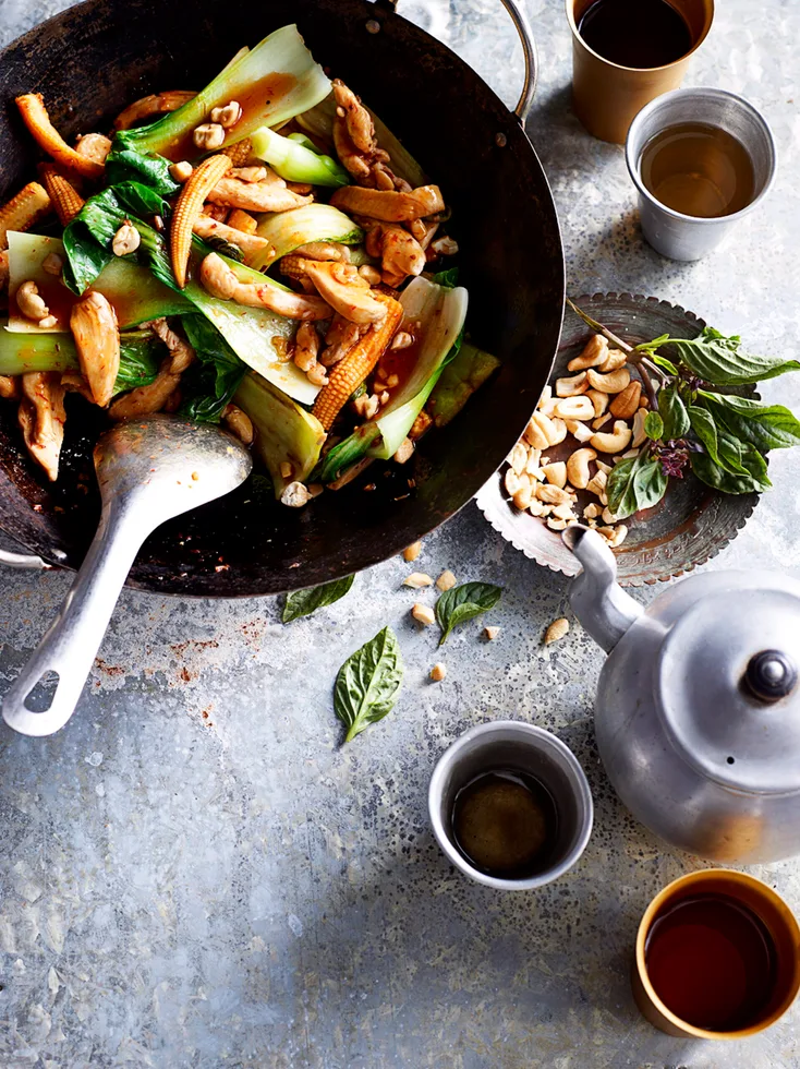 Lemongrass chicken with basil and cashews