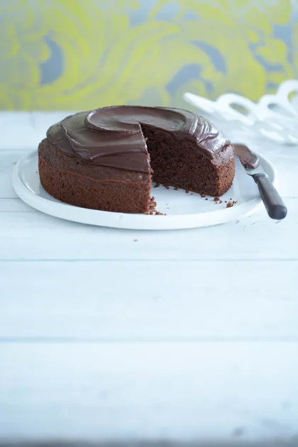 Light chocolate cake