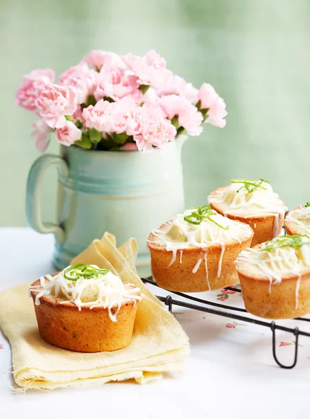 Mapadanqia, coconut and lime friands