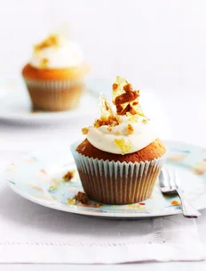 Maple and pecan cupcakes