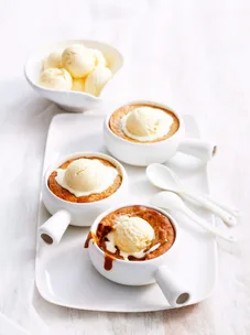 Molten caramel puddings