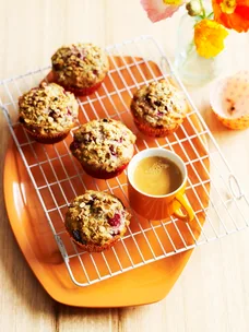 Muesli raspberry muffins