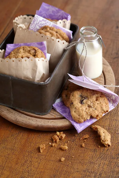 Oatmeal choc chip biscuits