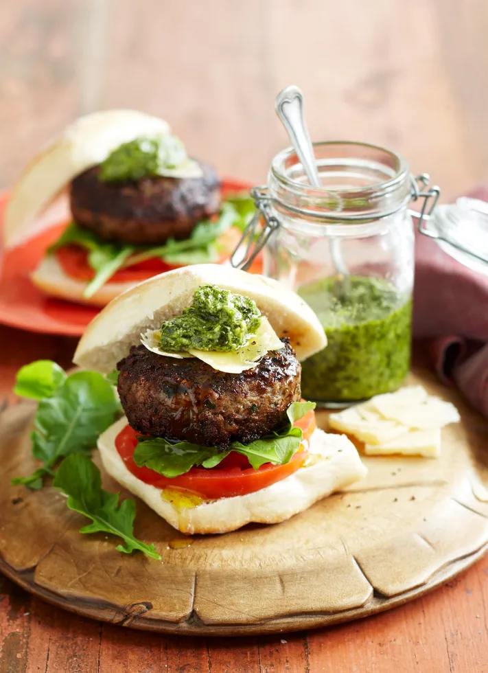 Pesto beef burgers