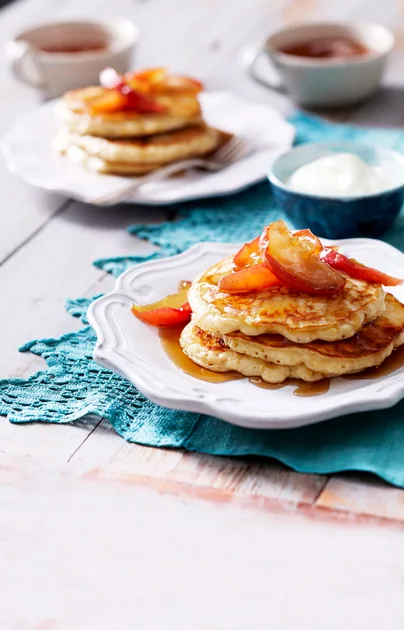 Buttermilk pancakes with maple apples