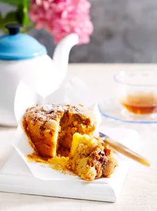 Custard and pear teacakes