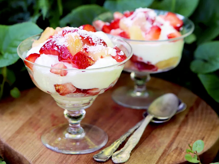 Strawberry and coconut fool with natural yoghurt