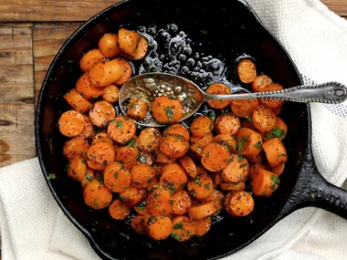 Carrots with sticky honey and orange glaze