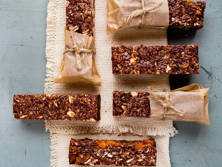 Coconut almond power bars