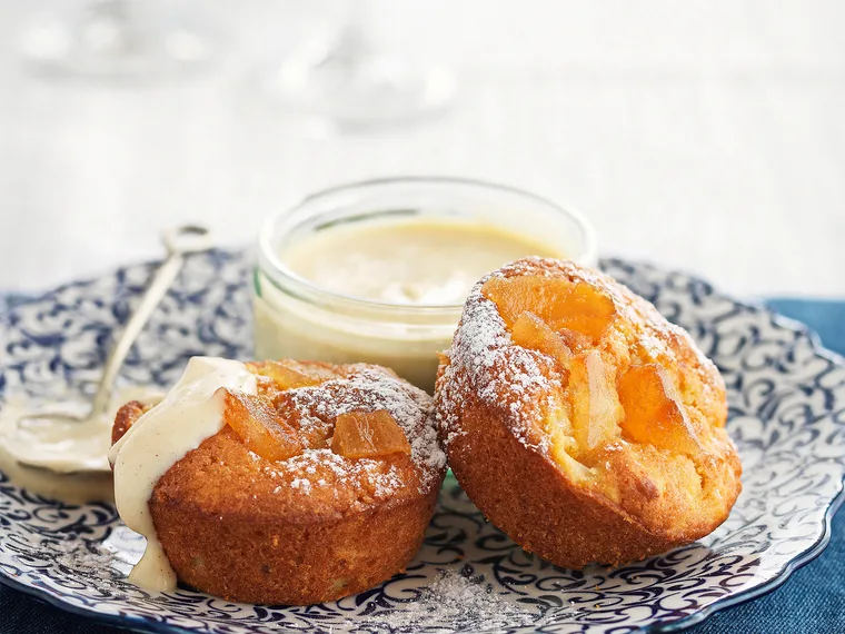 Spiced ginger puddings with vanilla custard