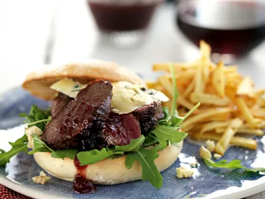 Venison and blue cheese burgers with cranberry relish