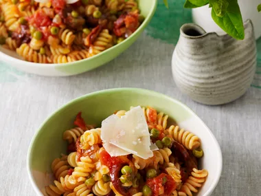 Fusilli with chorizo, peas and tomatoes