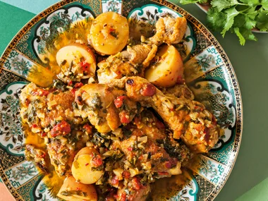 Chicken and potatoes with cardamom and ginger